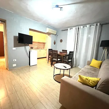 Garden Retreat Spiranca Lägenhet *