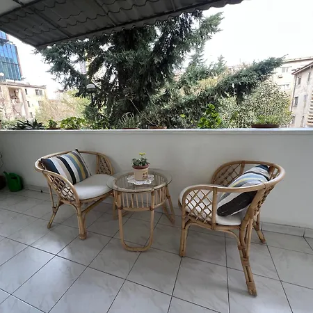 Garden Retreat Spiranca Lägenhet *